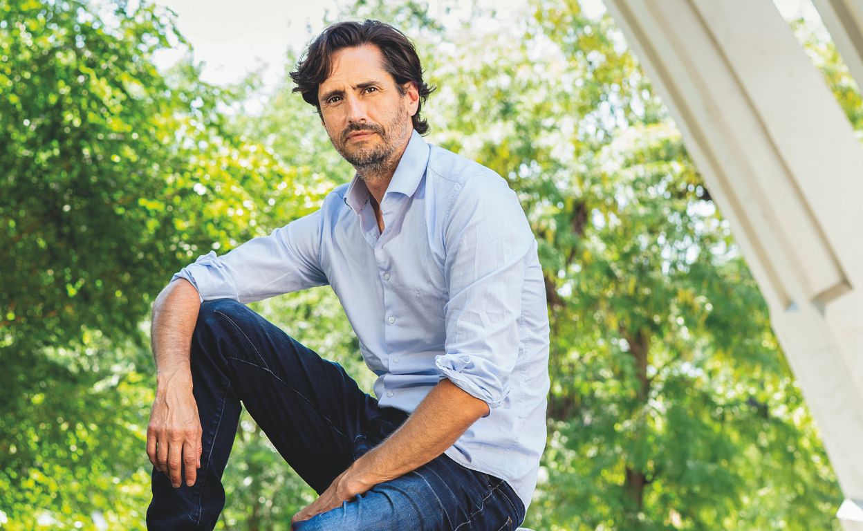 Juan Diego Botto: «Hay matrimonios de los que hay que huir y otros a los  que darles otra oportunidad»
